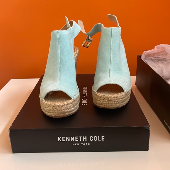 Platform wedged - Picture 5 of 6